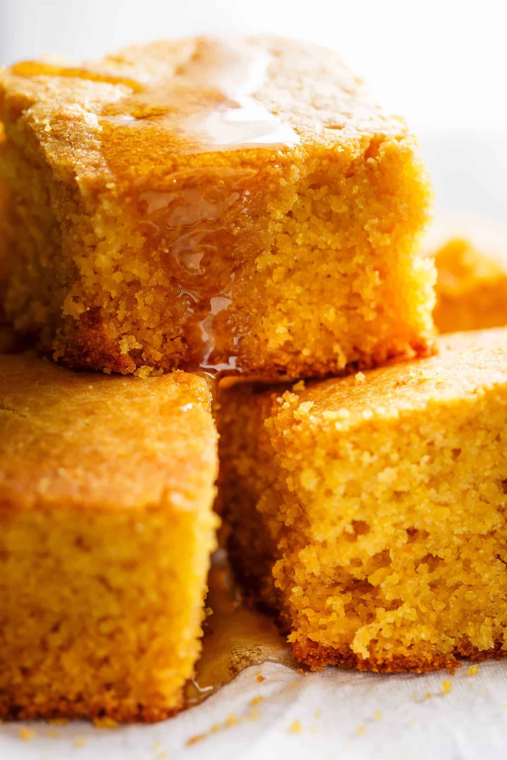 Easy Buttermilk Cornbread: Sweet, Moist & Crispy Edges